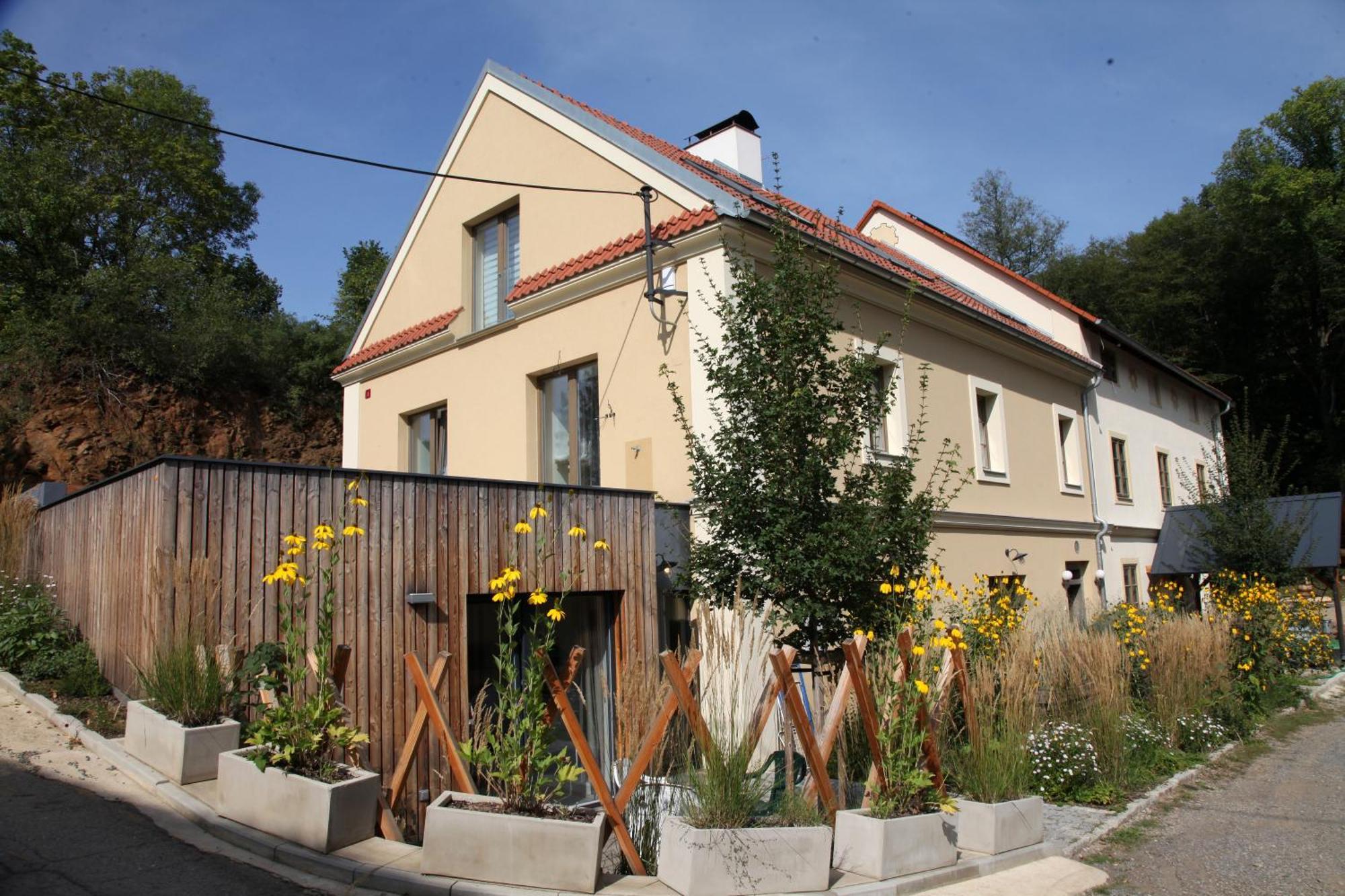 Apartman Ve Mlyne Trebotov Екстер'єр фото